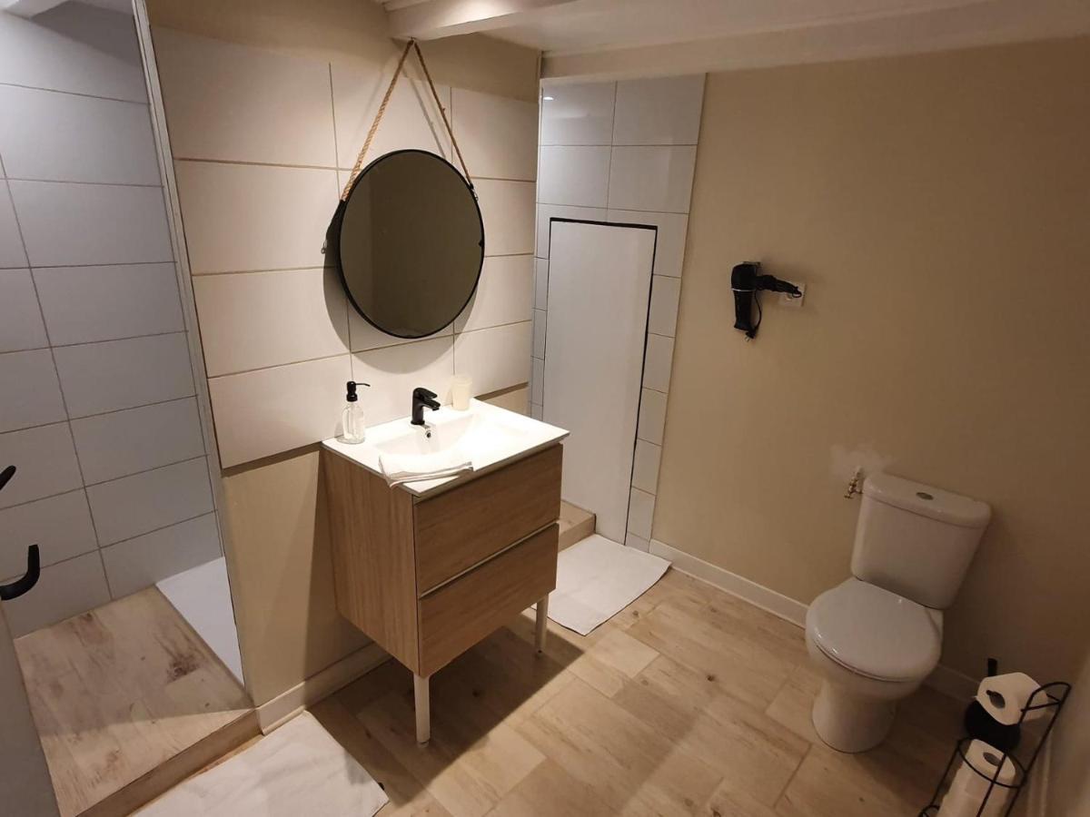 Logement Chaleureux Avec Parking Gratuit Oyre Exterior photo